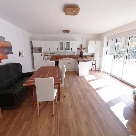 85 Qm Wohnung Pauluste Mit Terasse Und Garten ロストック エクステリア 写真