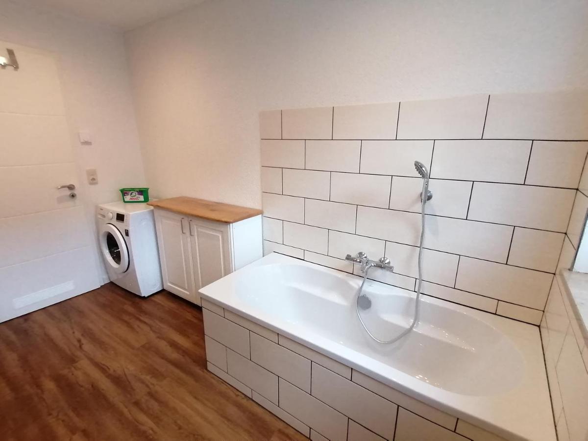 85 Qm Wohnung Pauluste Mit Terasse Und Garten ロストック エクステリア 写真