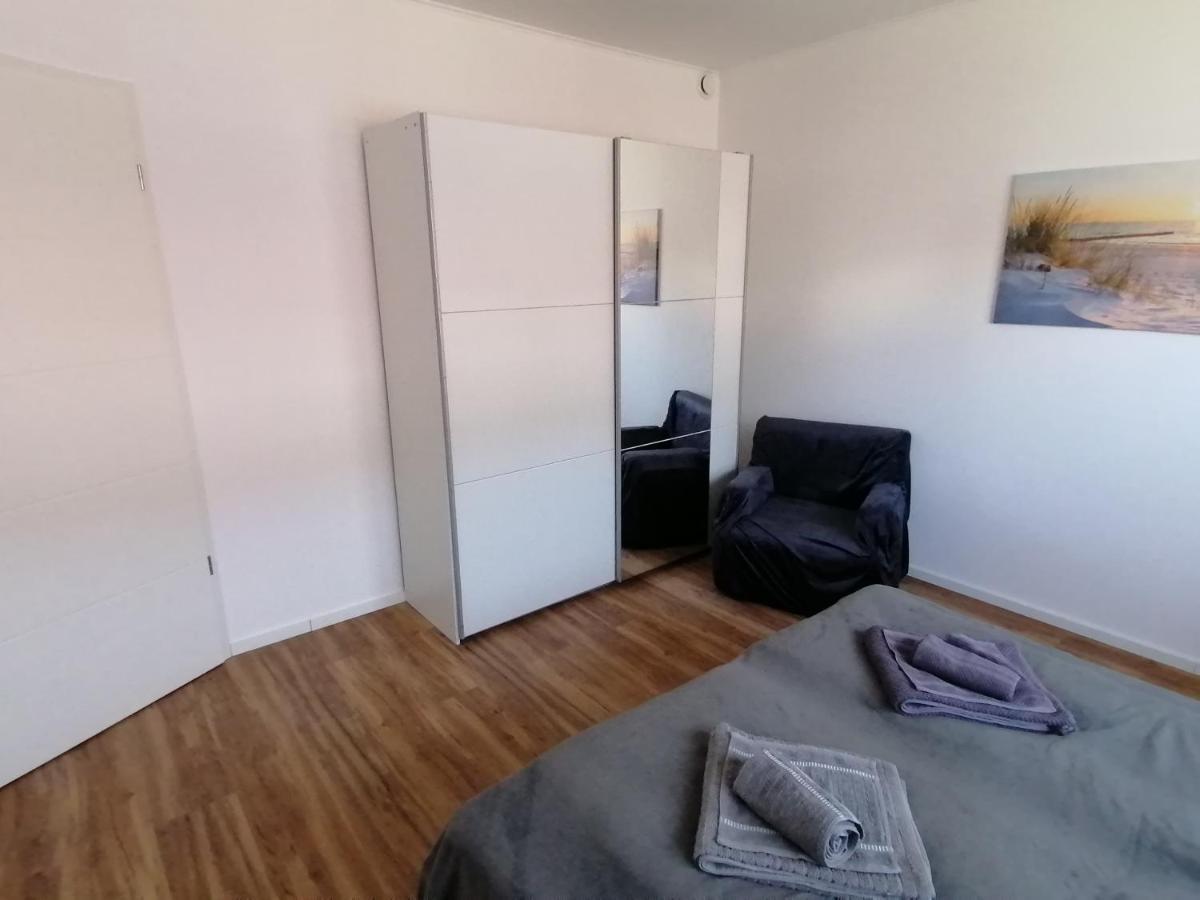 85 Qm Wohnung Pauluste Mit Terasse Und Garten ロストック エクステリア 写真